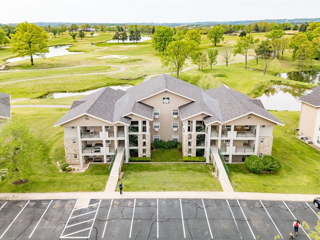 150 West Rockford Drive, 11, Branson, MO 65616