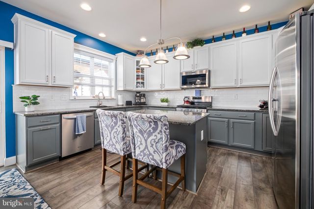 2133 BRIDGEPORT AVE, Pennsburg, PA 18073