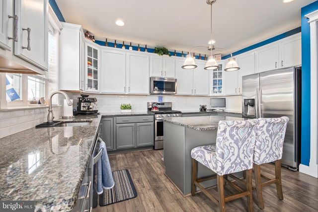 2133 BRIDGEPORT AVE, Pennsburg, PA 18073