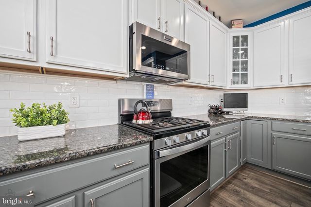 2133 BRIDGEPORT AVE, Pennsburg, PA 18073