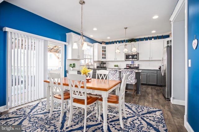 2133 BRIDGEPORT AVE, Pennsburg, PA 18073