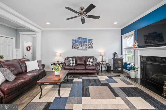 2133 BRIDGEPORT AVE, Pennsburg, PA 18073