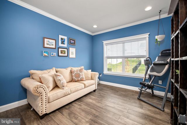 2133 BRIDGEPORT AVE, Pennsburg, PA 18073