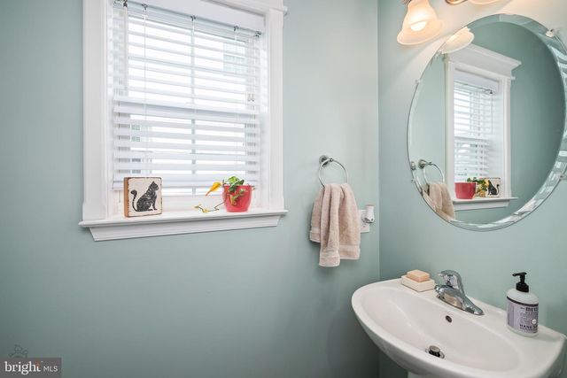 2133 BRIDGEPORT AVE, Pennsburg, PA 18073