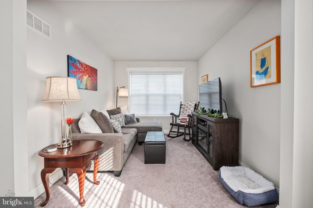 2133 BRIDGEPORT AVE, Pennsburg, PA 18073