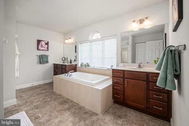 2133 BRIDGEPORT AVE, Pennsburg, PA 18073