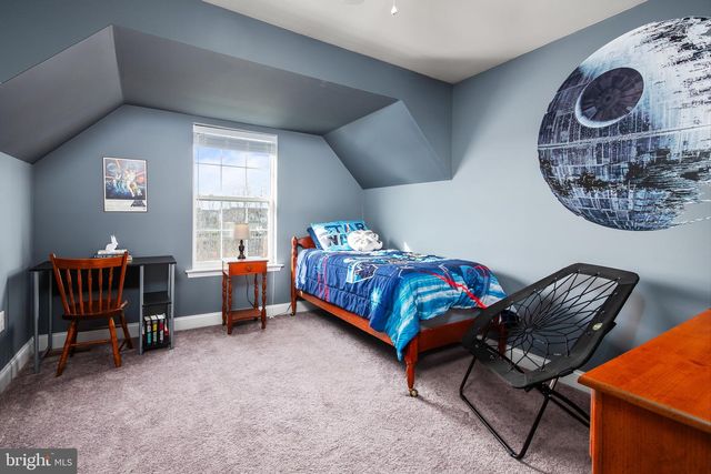 2133 BRIDGEPORT AVE, Pennsburg, PA 18073