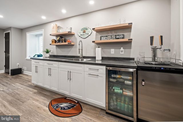 2133 BRIDGEPORT AVE, Pennsburg, PA 18073