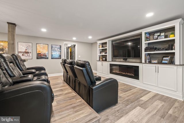 2133 BRIDGEPORT AVE, Pennsburg, PA 18073