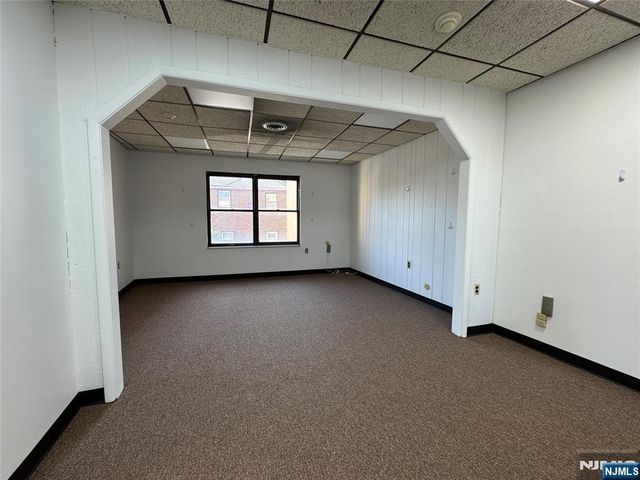 302 Main 201, Fort Lee, NJ 07024