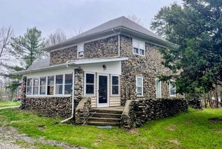 2311 E Glendora Road, Buchanan Twp, MI 49107