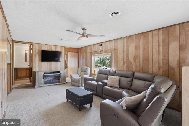 1756 NEWCOMER ROAD, Chambersburg, PA 17202