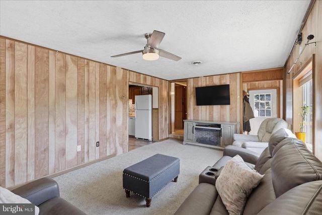 1756 NEWCOMER ROAD, Chambersburg, PA 17202