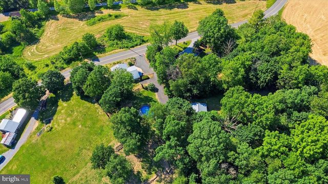1756 NEWCOMER ROAD, Chambersburg, PA 17202