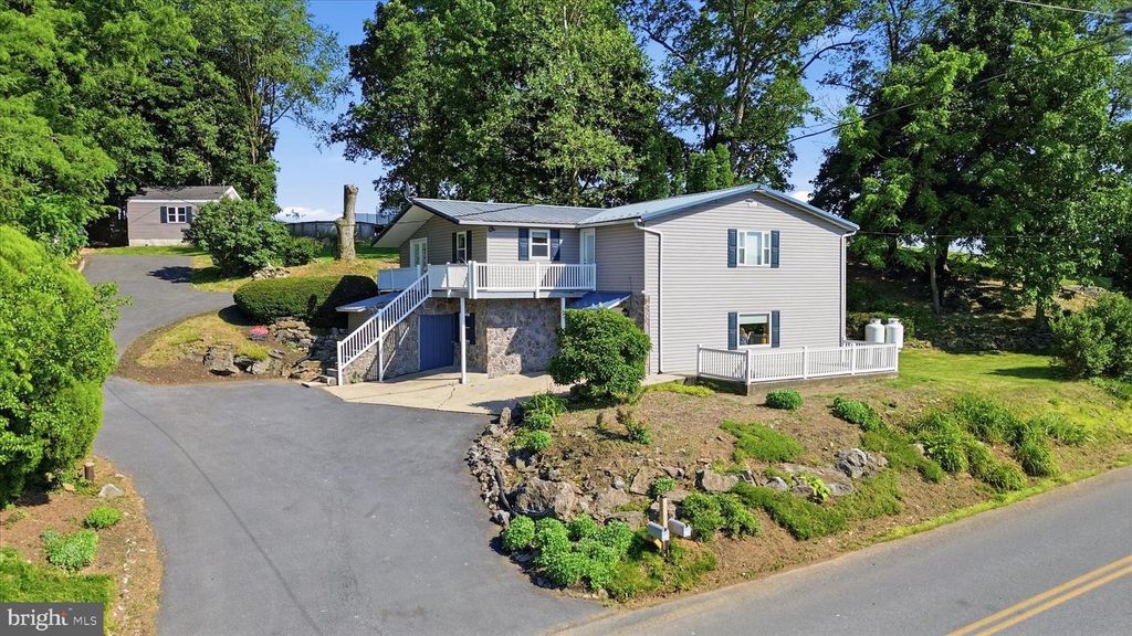 1756 NEWCOMER ROAD, Chambersburg, PA 17202