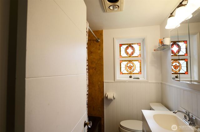 15326 Ashworth Place N, Shoreline, WA 98133