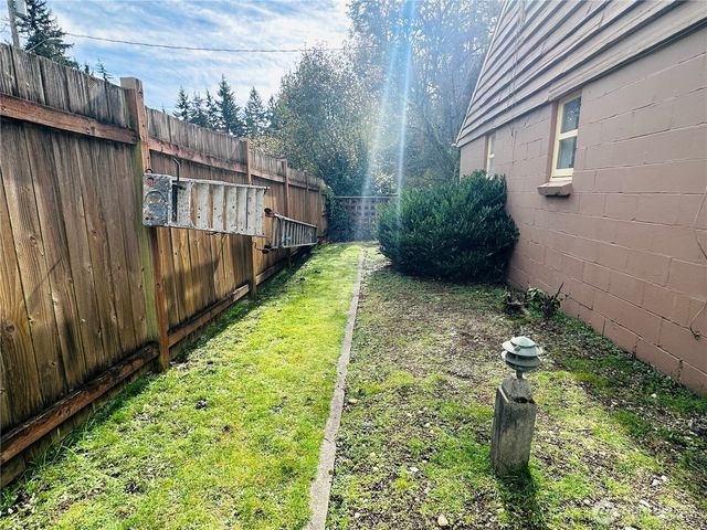 15326 Ashworth Place N, Shoreline, WA 98133