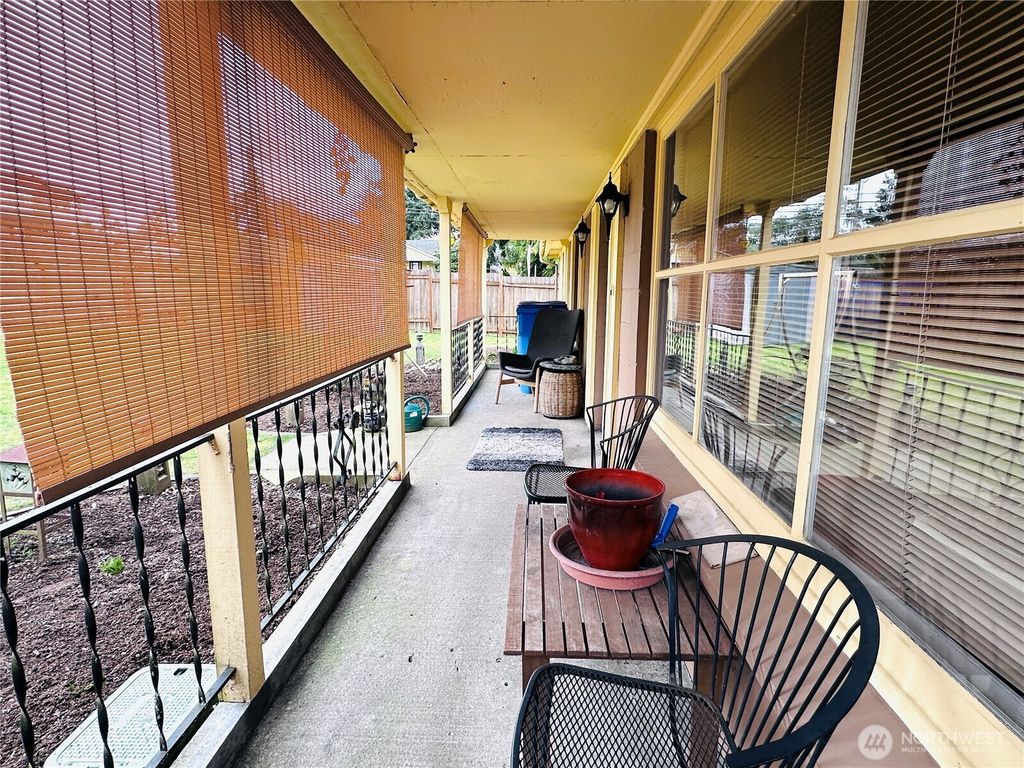 15326 Ashworth Place N, Shoreline, WA 98133