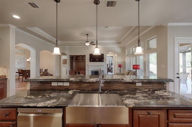 2403 Ellis Park Lane, Conroe, TX 77304