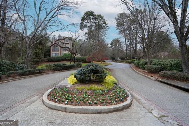 905 WENTWORTH, Alpharetta, GA 30022