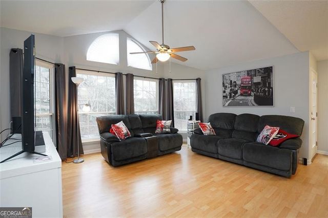 905 WENTWORTH, Alpharetta, GA 30022