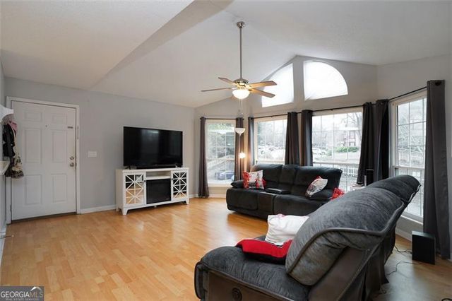 905 WENTWORTH, Alpharetta, GA 30022