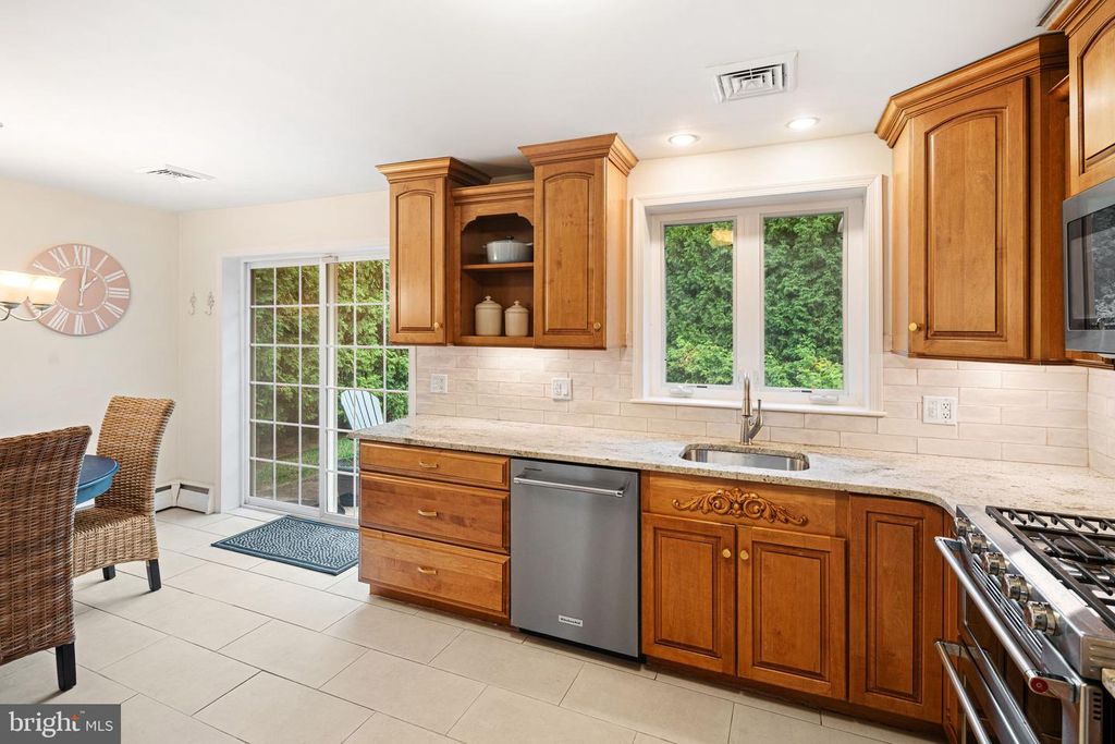 235 N RIDGE, AMBLER, PA 19002 — photo 4