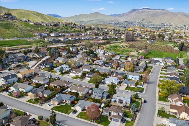 1929 Hideaway Place, Wenatchee, WA 98801