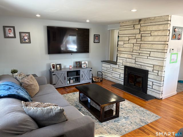 12 McDermott Street, Milford, CT 06460