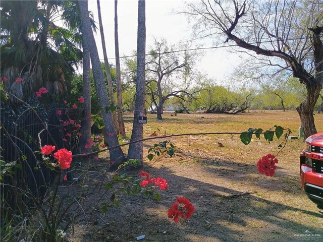 972 S Kika De La Garza Boulevard, La Joya, TX 78560