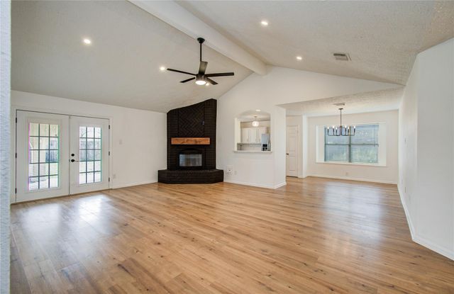 713 Willow Creek Drive, La Porte, TX 77571