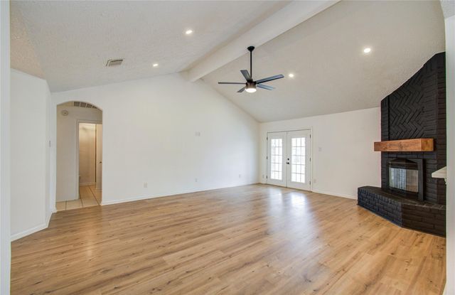 713 Willow Creek Drive, La Porte, TX 77571