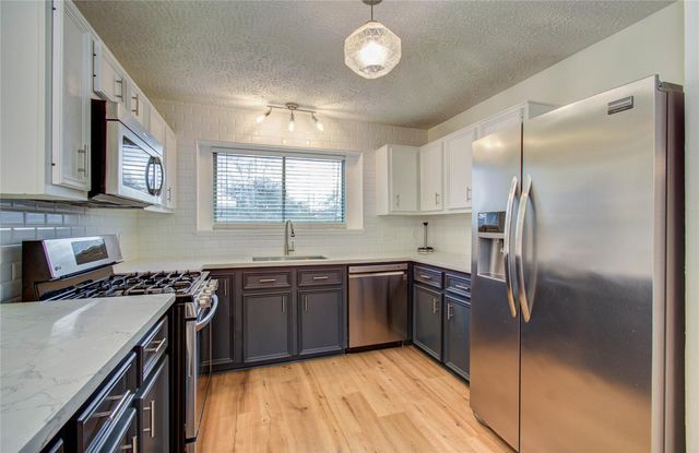 713 Willow Creek Drive, La Porte, TX 77571