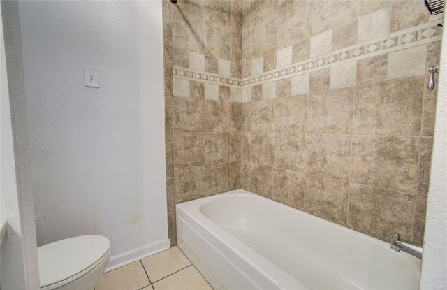 713 Willow Creek Drive, La Porte, TX 77571