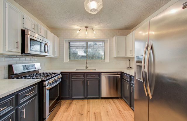 713 Willow Creek Drive, La Porte, TX 77571