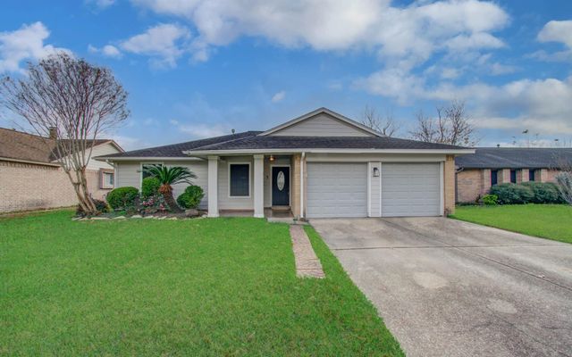 713 Willow Creek Drive, La Porte, TX 77571