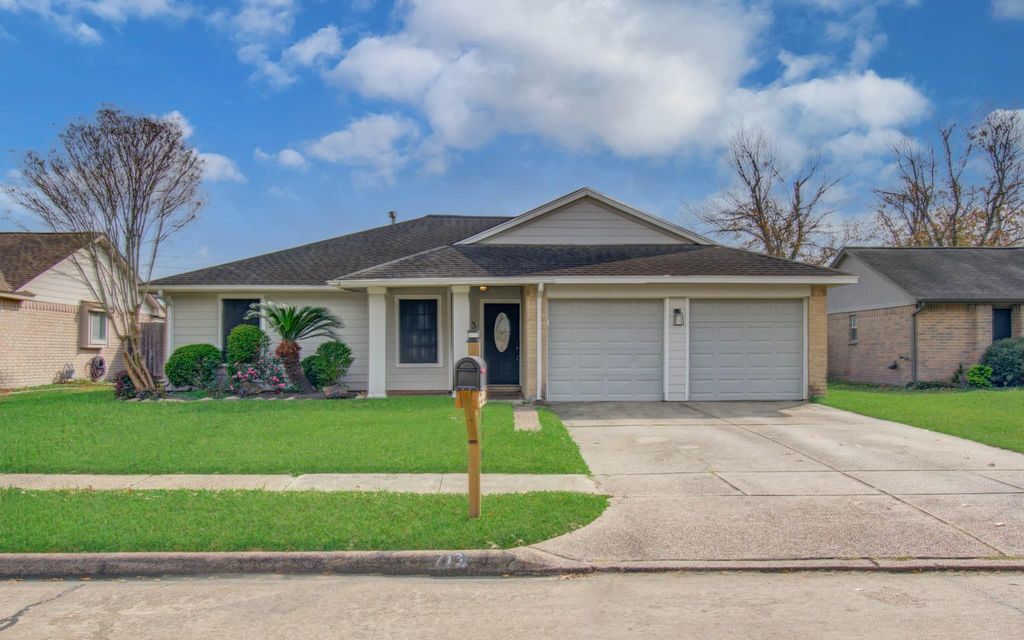 713 Willow Creek Drive, La Porte, TX 77571