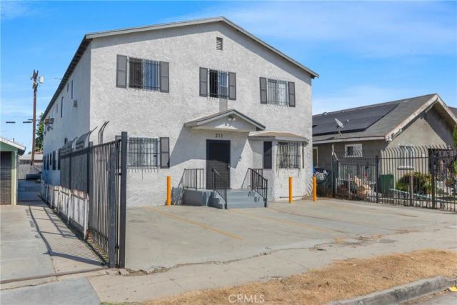 211 E 55th Street, Los Angeles, CA 90011