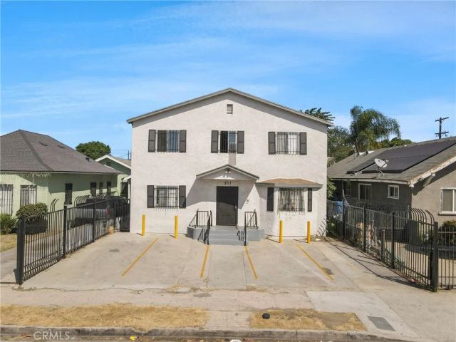 211 E 55th Street, Los Angeles, CA 90011