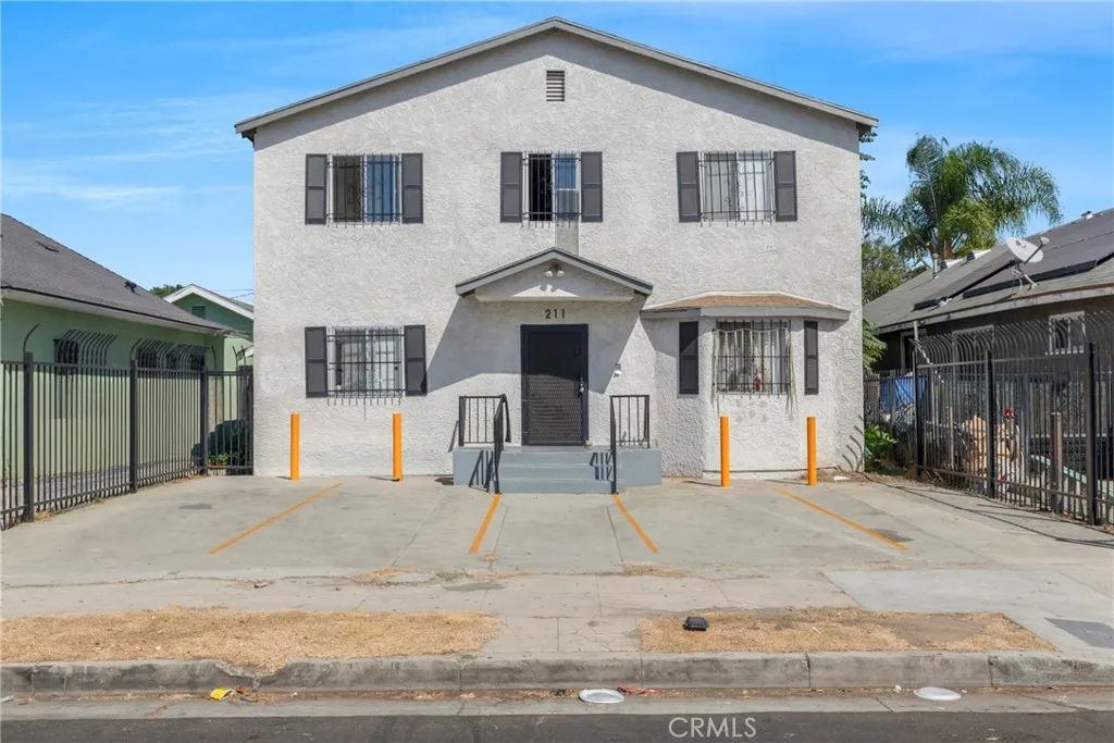 211 E 55th Street, Los Angeles, CA 90011