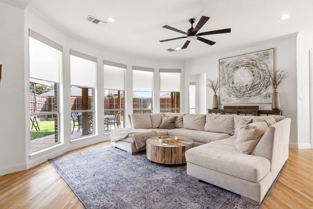 1116 Damsel Ginger Lane, Lewisville, TX 75056