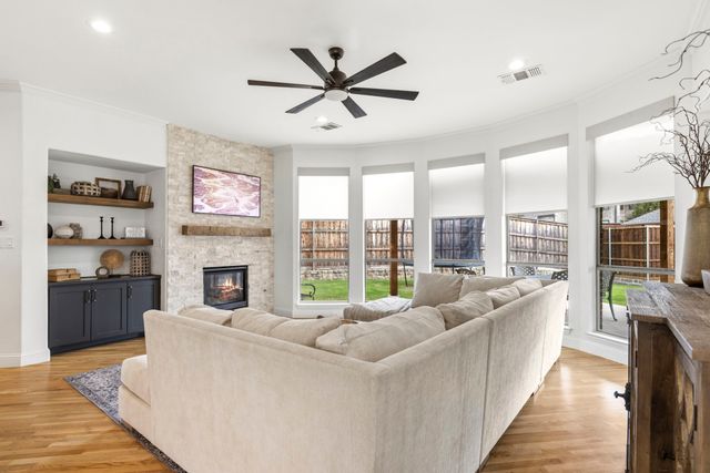 1116 Damsel Ginger Lane, Lewisville, TX 75056