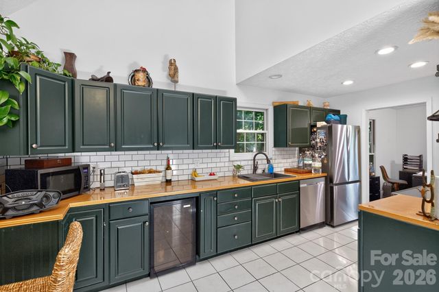 163 Canaan Drive, Candler, NC 28715