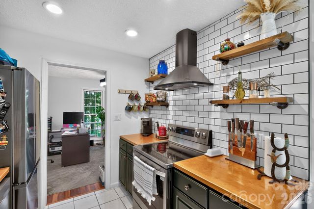 163 Canaan Drive, Candler, NC 28715