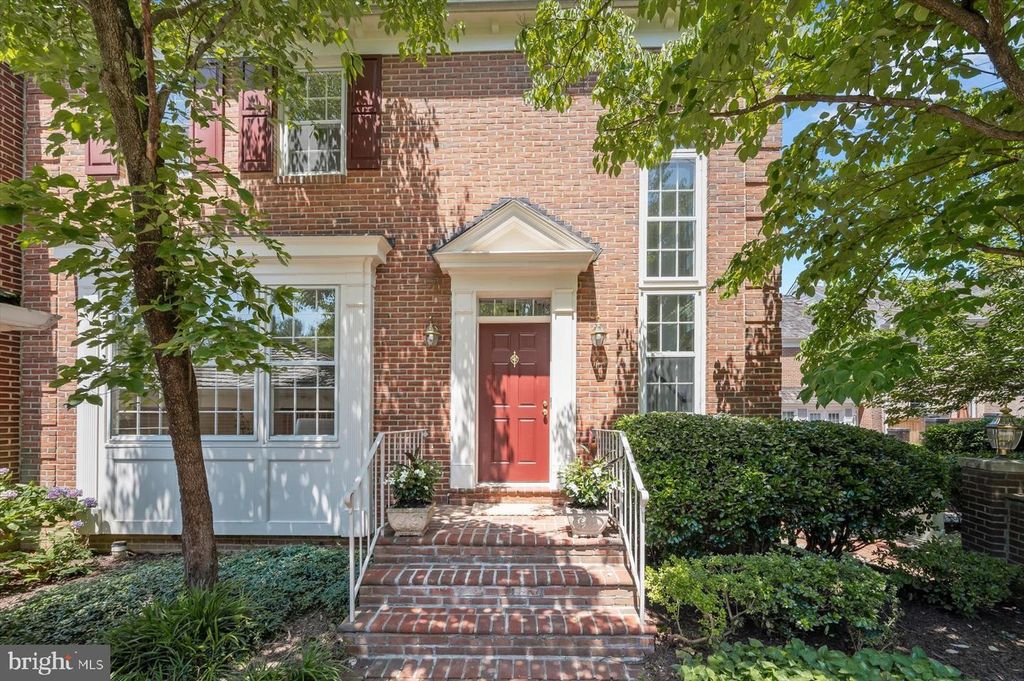 8008 RISING RIDGE RD, Bethesda, MD 20817