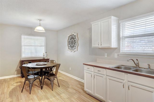 605 Copper CT, Jarrell, TX 76537