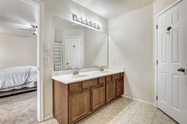 605 Copper CT, Jarrell, TX 76537