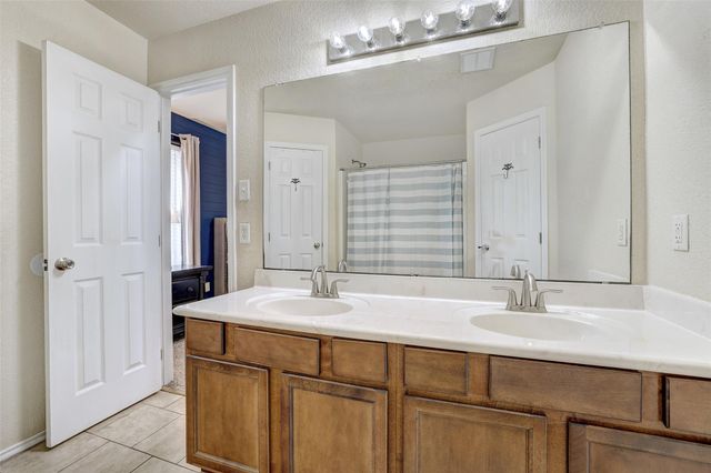 605 Copper CT, Jarrell, TX 76537