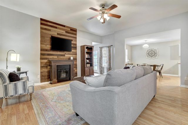 605 Copper CT, Jarrell, TX 76537