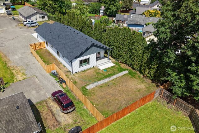 210 Silver Lane SE, Orting, WA 98360